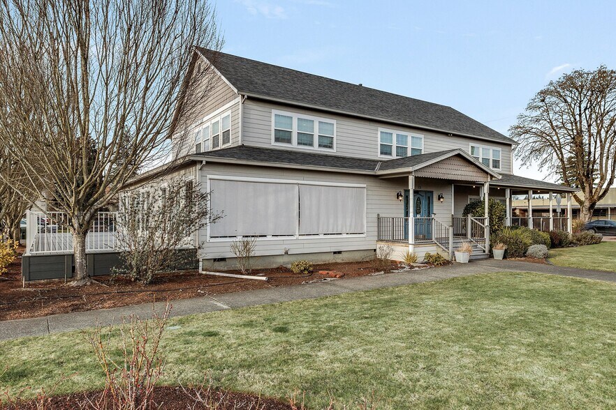 More Photos Of 113 N Elm St, Canby Restaurant For Lease