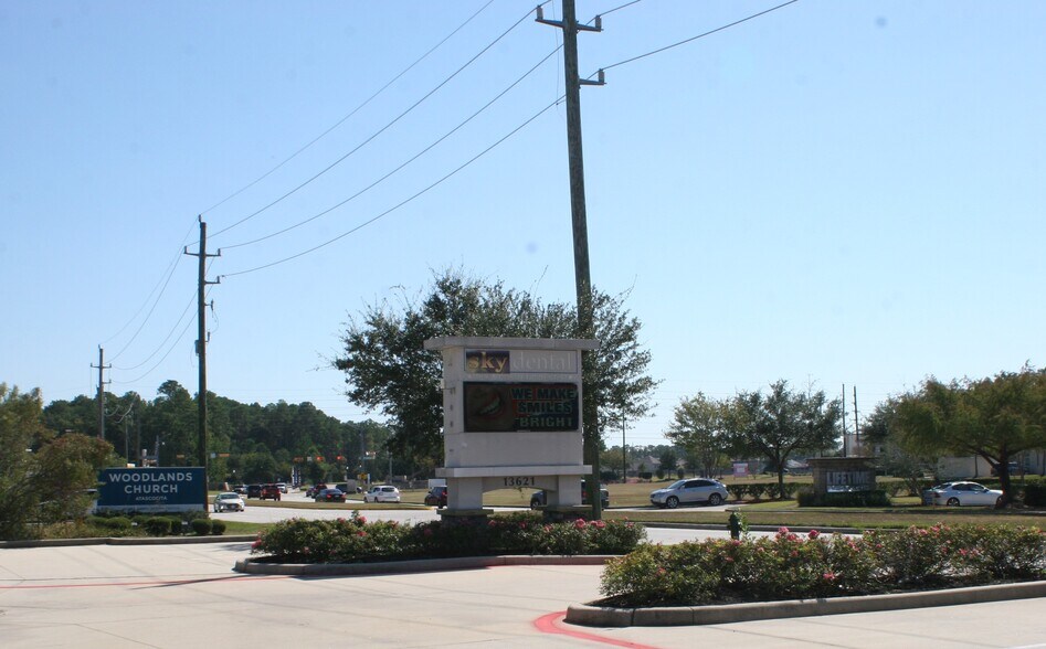 More Photos Of 13621 Will Clayton Pky, Humble Medical For Lease