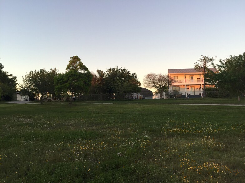 More Photos Of 2401 W Whitestone Blvd, Cedar Park Land For Sale