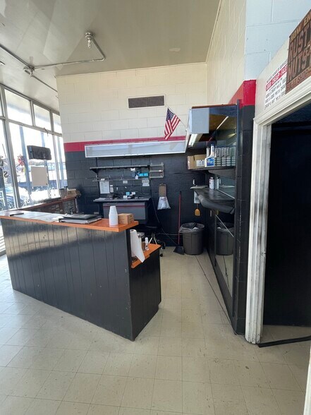 More Photos Of 203 Sparta St, McMinnville Service Station For Sale
