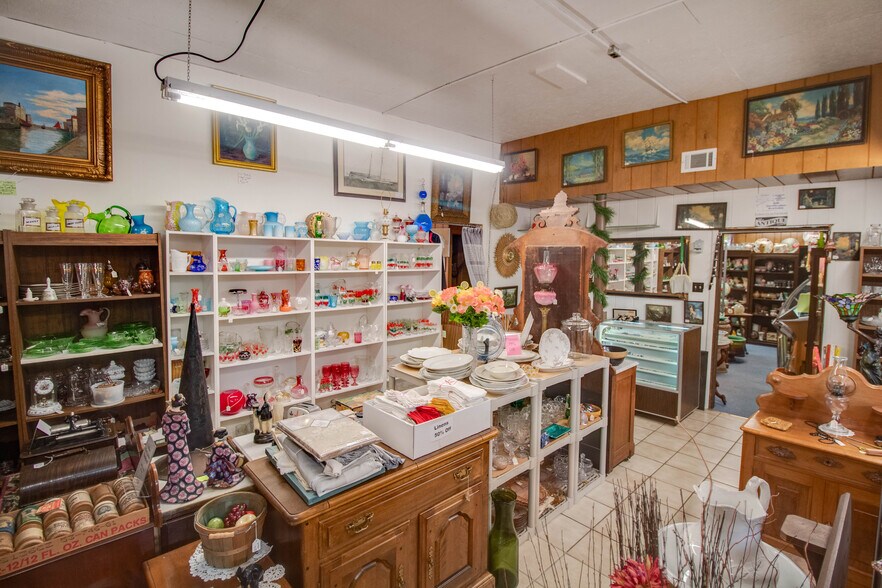 More Photos Of 1007 W Delmar Ave, Godfrey General Retail For Sale