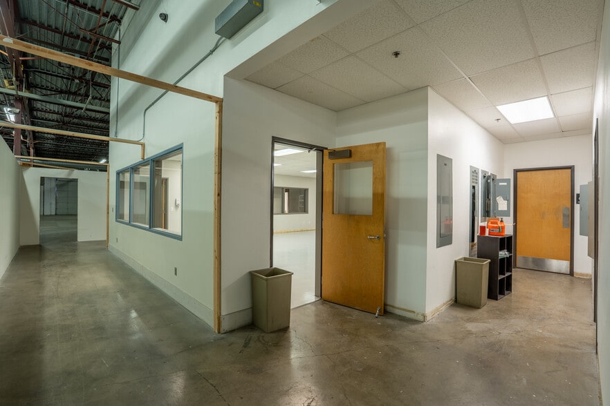 More Photos Of 3403 W 7th Ave, Eugene Manufacturing For Lease