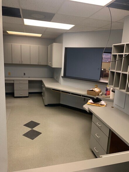 More Photos Of 42370 Van Dyke Ave, Sterling Heights Medical For Lease