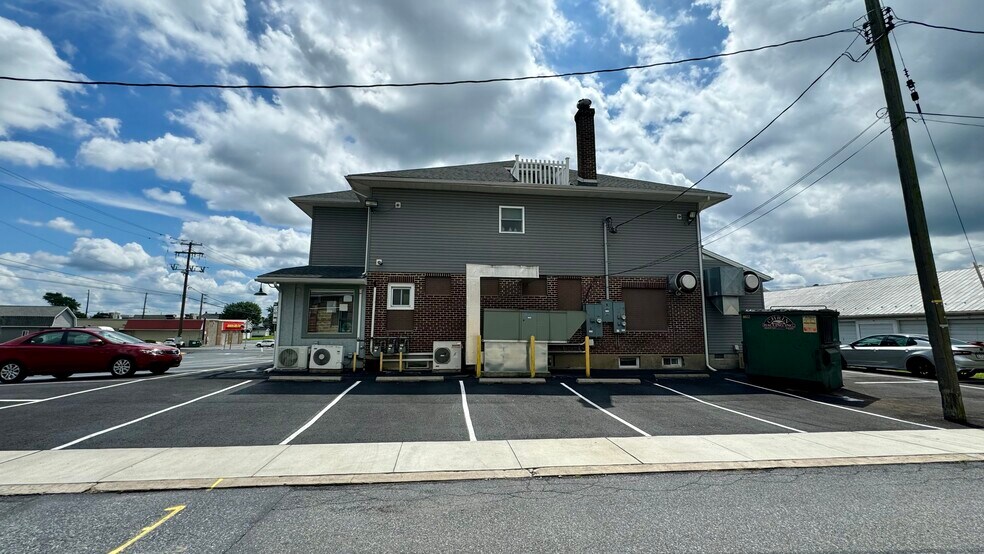 More Photos Of 550 S Main St, Nazareth General Retail For Sale