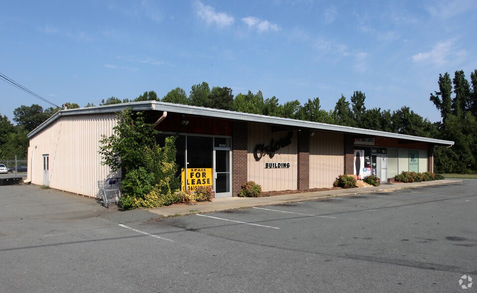 Primary Photo Of 1605 Maple Ave, Burlington Unknown For Lease