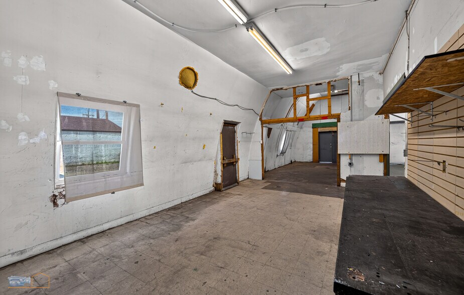 More Photos Of 2207-2209 9th St, Greeley Flex For Lease