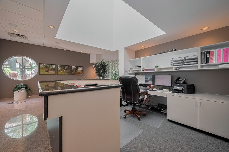 More Photos Of 19855 Greenwind Chase Dr, Houston Office For Sale