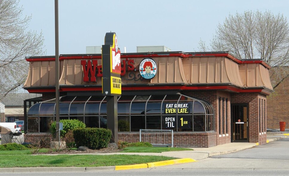 Primary Photo Of 6116 Northwest Hwy, Crystal Lake Fast Food For Lease