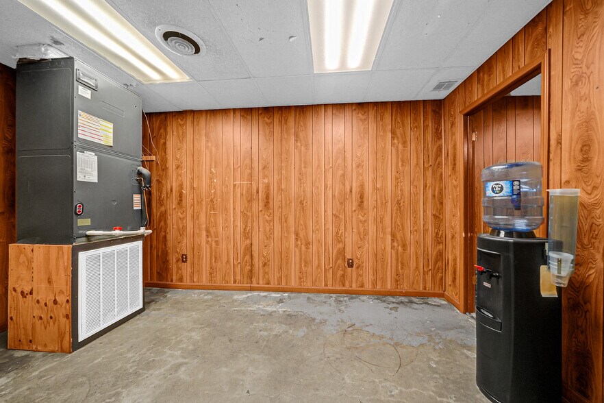 More Photos Of 406 Preston Ave, Pasadena Warehouse For Lease