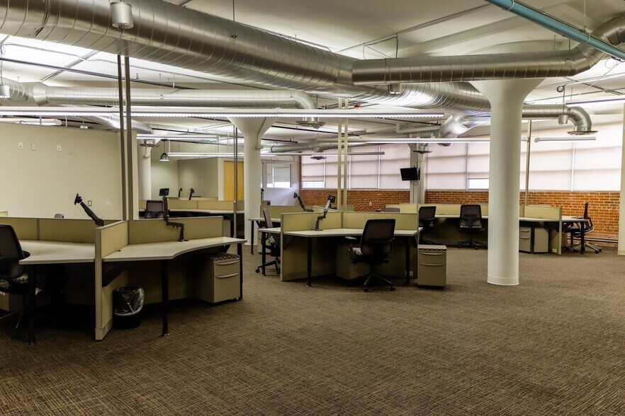 More Photos Of 500 W Overland Ave, El Paso Office For Lease