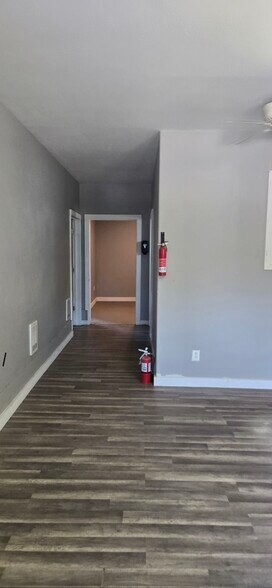 More Photos Of 10404 229th St E, Graham Flex For Lease