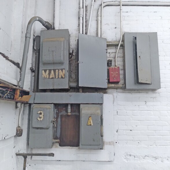 More Photos Of 9 53rd St, Brooklyn Manufacturing For Lease