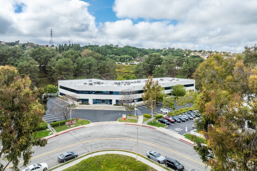 More Photos Of 15 Argonaut, Aliso Viejo Research And Development For Sale