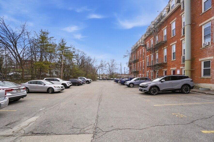More Photos Of 112-122 E McMillan St, Cincinnati Apartments For Sale
