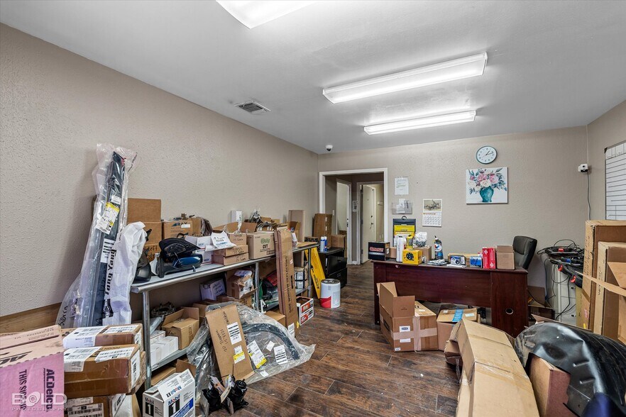 More Photos Of 6508 W 70th St, Shreveport Industrial For Lease