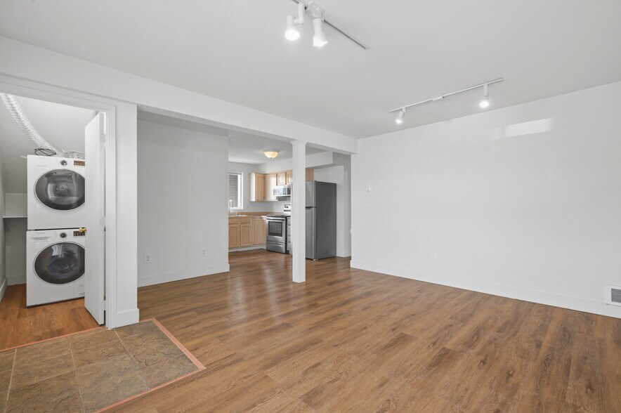 More Photos Of 1 W Dravus St, Seattle Apartments For Sale