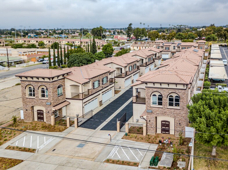 Primary Photo Of 16534 Arrow Blvd, Fontana Apartments For Sale