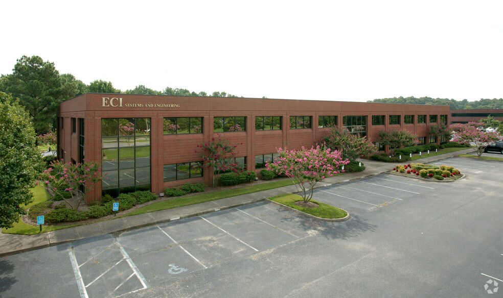 More Photos Of 596 Lynnhaven Pky, Virginia Beach Office For Lease