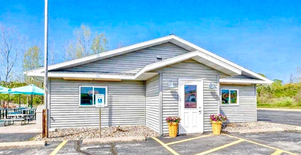Primary Photo Of 2630 School Ln, Suamico Restaurant For Sale