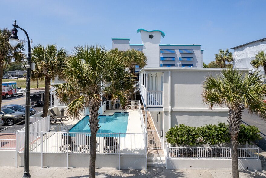 More Photos Of 501 N Ocean Blvd, Myrtle Beach Hotel For Sale