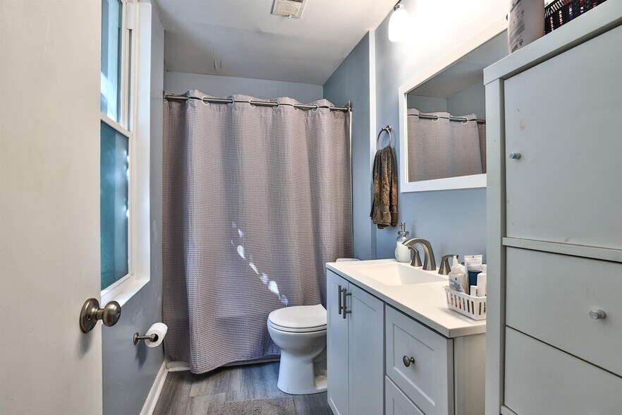 More Photos Of 5831 Bryson St, Cincinnati Multifamily For Sale