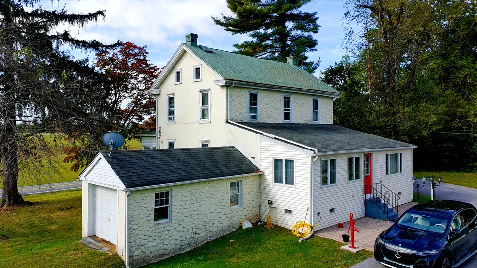 More Photos Of 271 Ridge Rd, Spring City Hotel For Sale