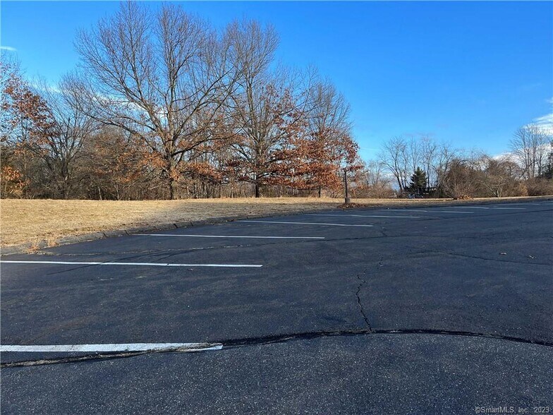 More Photos Of 295 Talcottville Rd, Vernon Storefront Retail Office For Lease