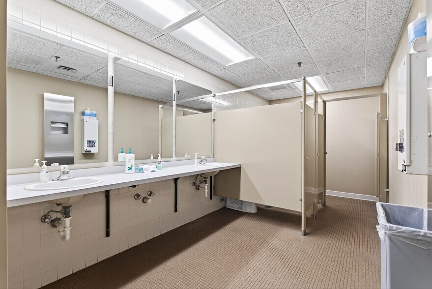 More Photos Of 601 2nd Ave S, Hopkins Office For Lease