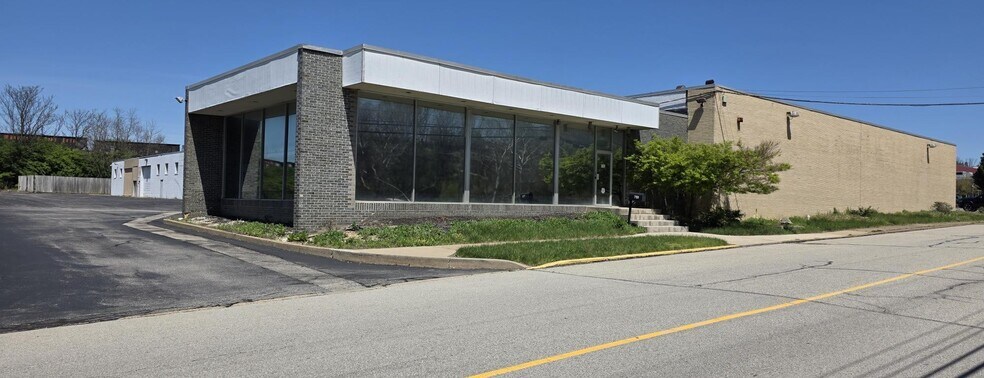 More Photos Of 750 Trumbull Dr, Pittsburgh Warehouse For Lease