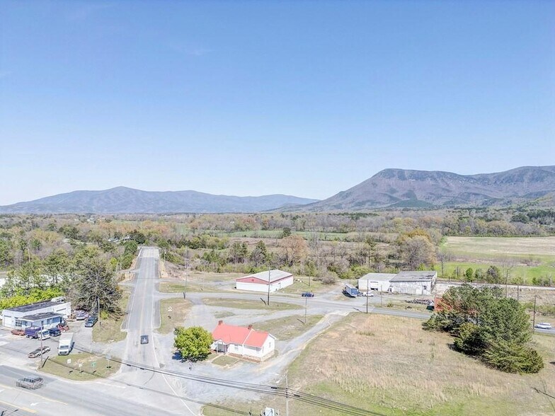 More Photos Of 806 N 3rd Ave, Chatsworth Office Residential For Sale