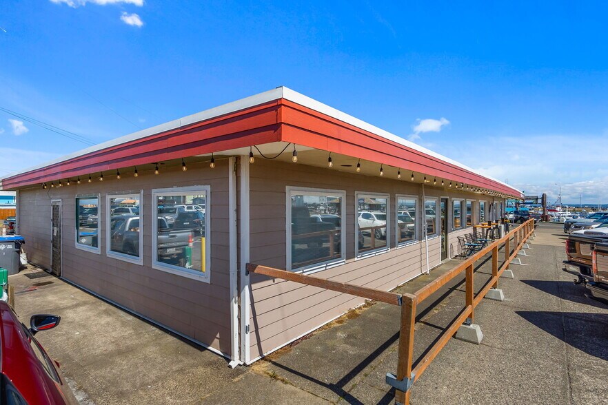 More Photos Of 2401 Westhaven Dr, Westport Flex For Sale