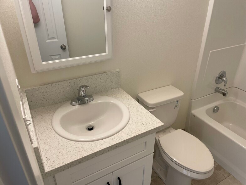 More Photos Of 1568 Minor Rd, Kelso Apartments For Sale