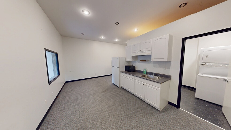 More Photos Of 2345 Walnut Ave, Signal Hill Manufacturing For Lease