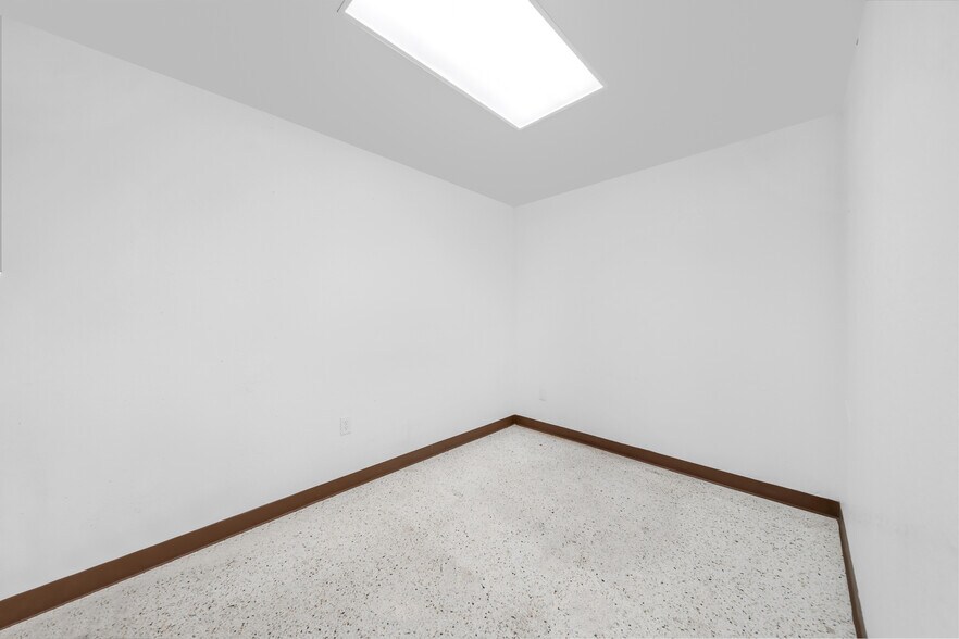 More Photos Of 3401 NW 7th St, Miami Medical For Lease