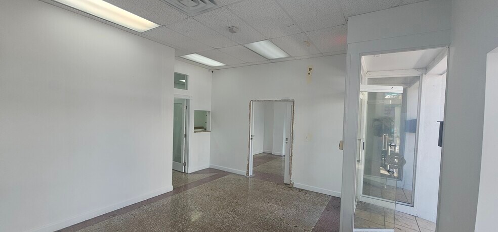 More Photos Of 803 Lake Ave, Lake Worth Storefront For Sale