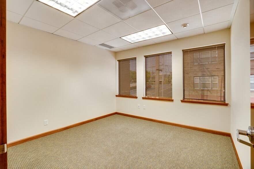 More Photos Of 705 S 9th St, Tacoma Office For Lease