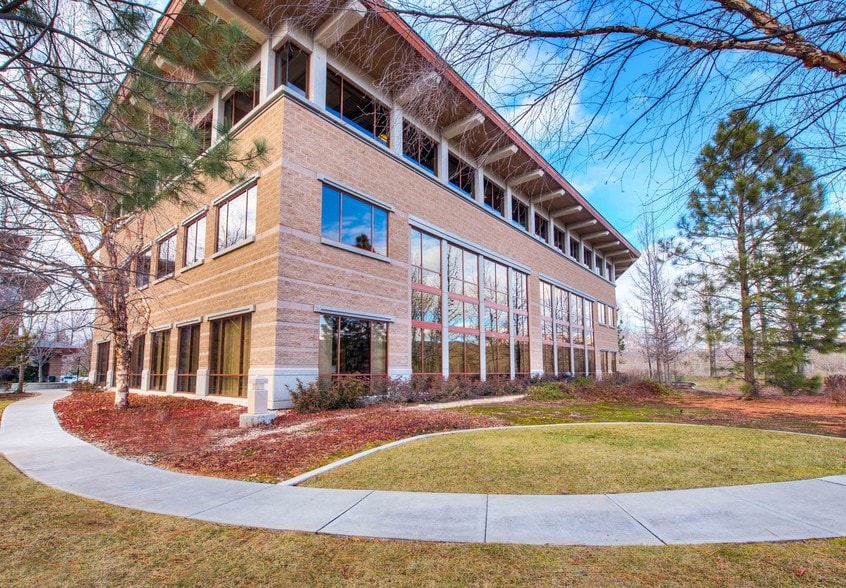 More Photos Of 412 E Parkcenter Blvd, Boise Office For Lease