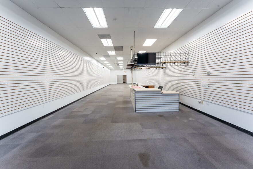 More Photos Of 240 US Highway 206, Flanders Restaurant For Lease
