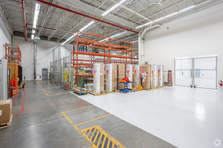 More Photos Of 2-10 Smed Ln SE, Calgary Distribution For Lease