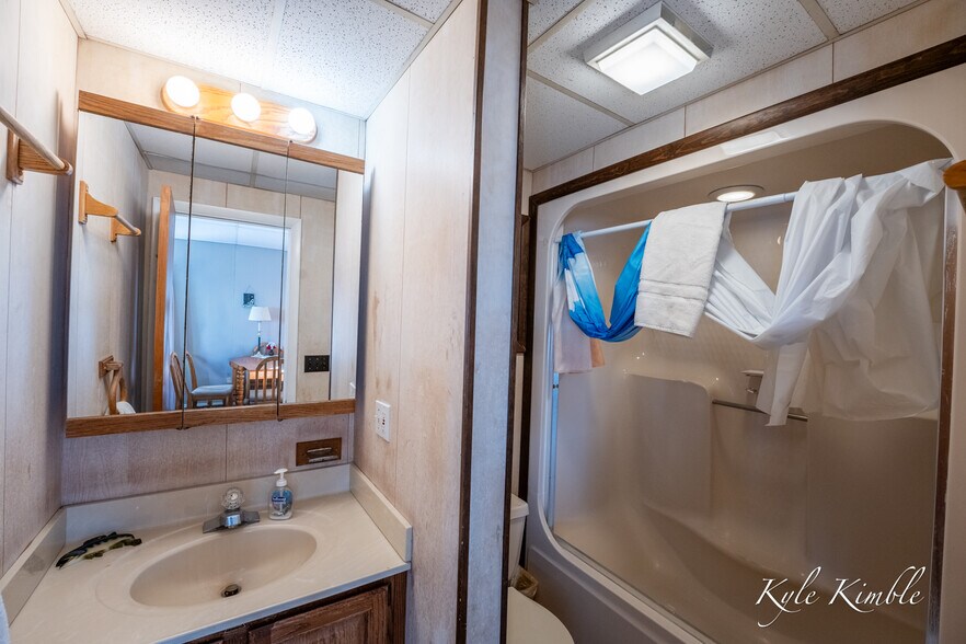 More Photos Of 104 W Houghton Lake Dr, Prudenville Hotel For Sale