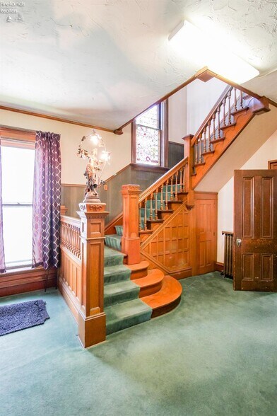 More Photos Of 516 W Washington St, Sandusky Office For Sale