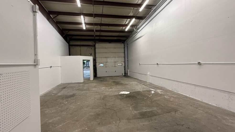 More Photos Of 2511 Gunnison St, Colorado Springs Warehouse For Lease