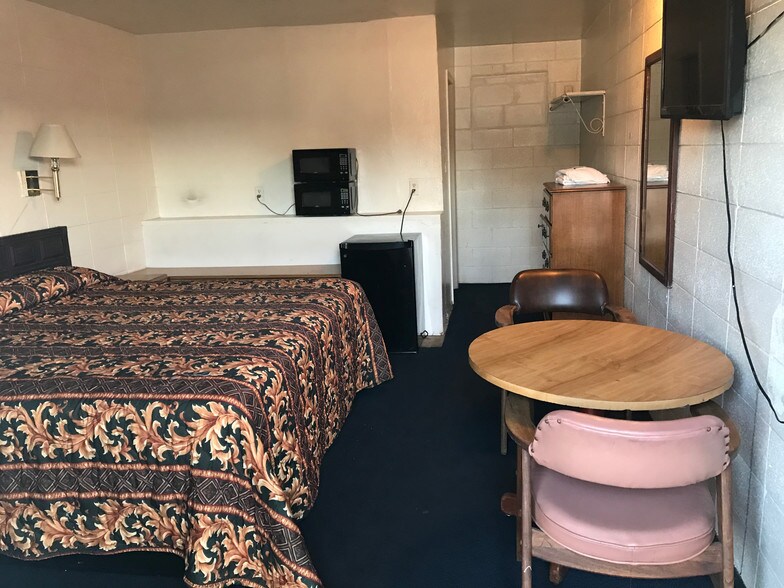 More Photos Of 3000 N Broadway St, Poteau Hotel For Sale