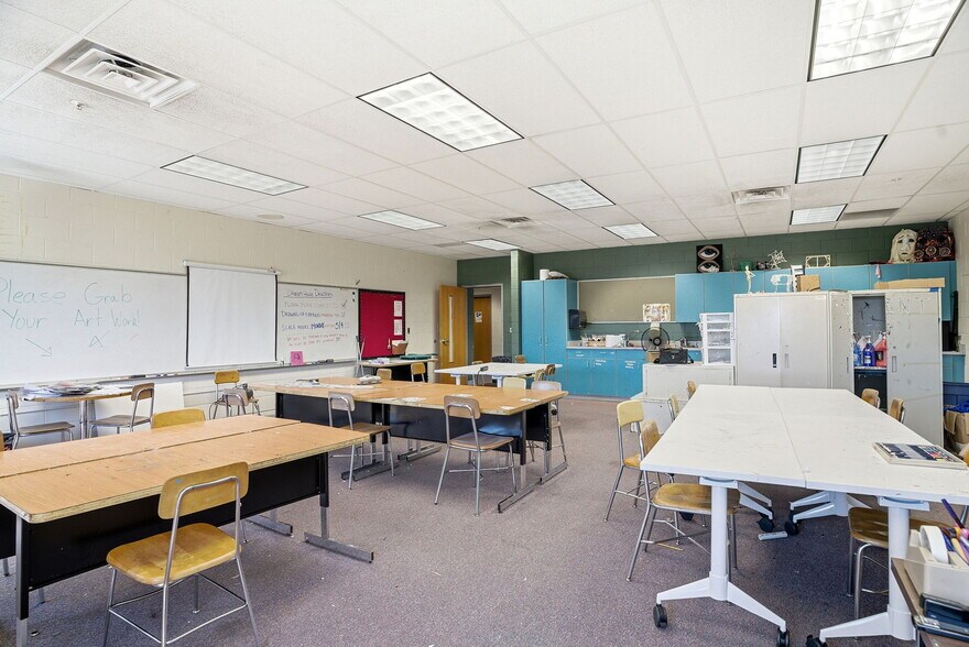 More Photos Of 6541 16TH Ave S, Richfield Schools For Lease