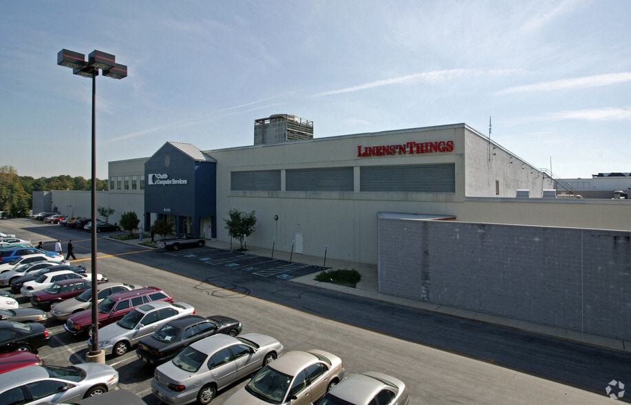 More Photos Of 400 S State Rd, Springfield Township Freestanding For Lease