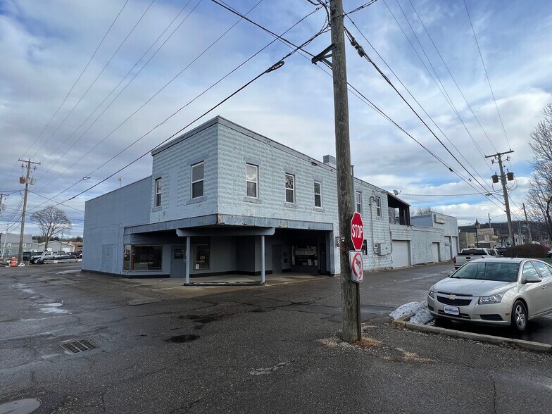 More Photos Of 145 1st Dr NE, New Philadelphia Flex For Lease