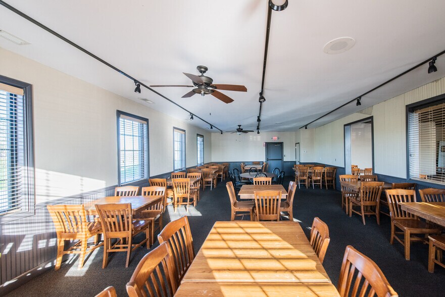 More Photos Of 7052 Benton Rd, Paducah Restaurant For Sale