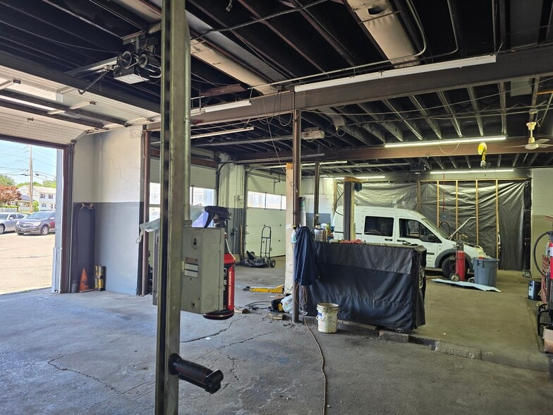 More Photos Of 200 Main St, East Hartford Auto Repair For Sale