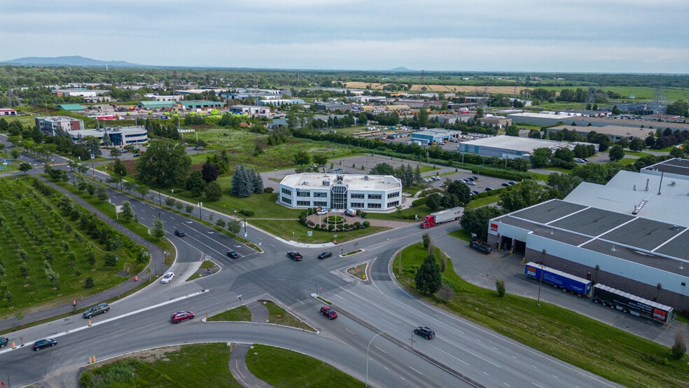 More Photos Of 1250 Rue Marie-Victorin, St-Bruno-de-Montarville Office For Sale