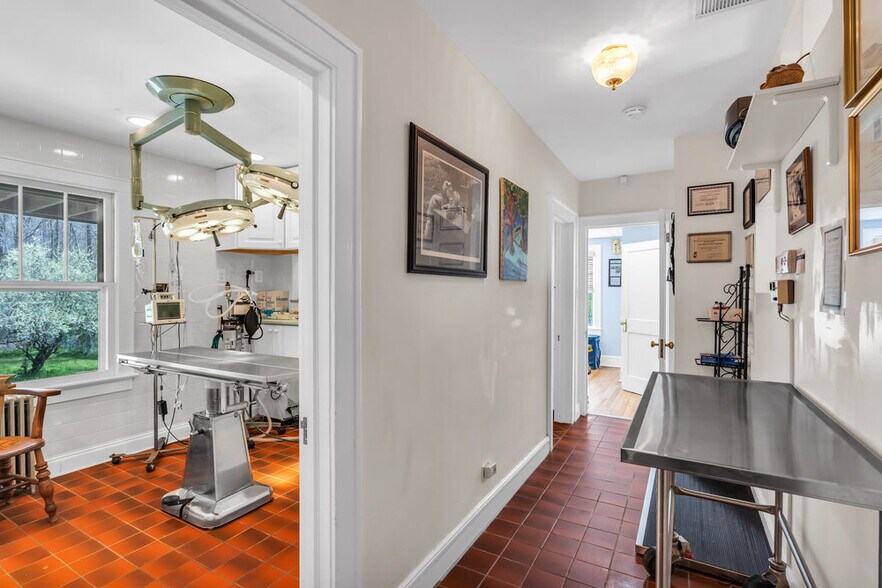 More Photos Of 261 Rt 34, Colts Neck Veterinarian Kennel For Sale